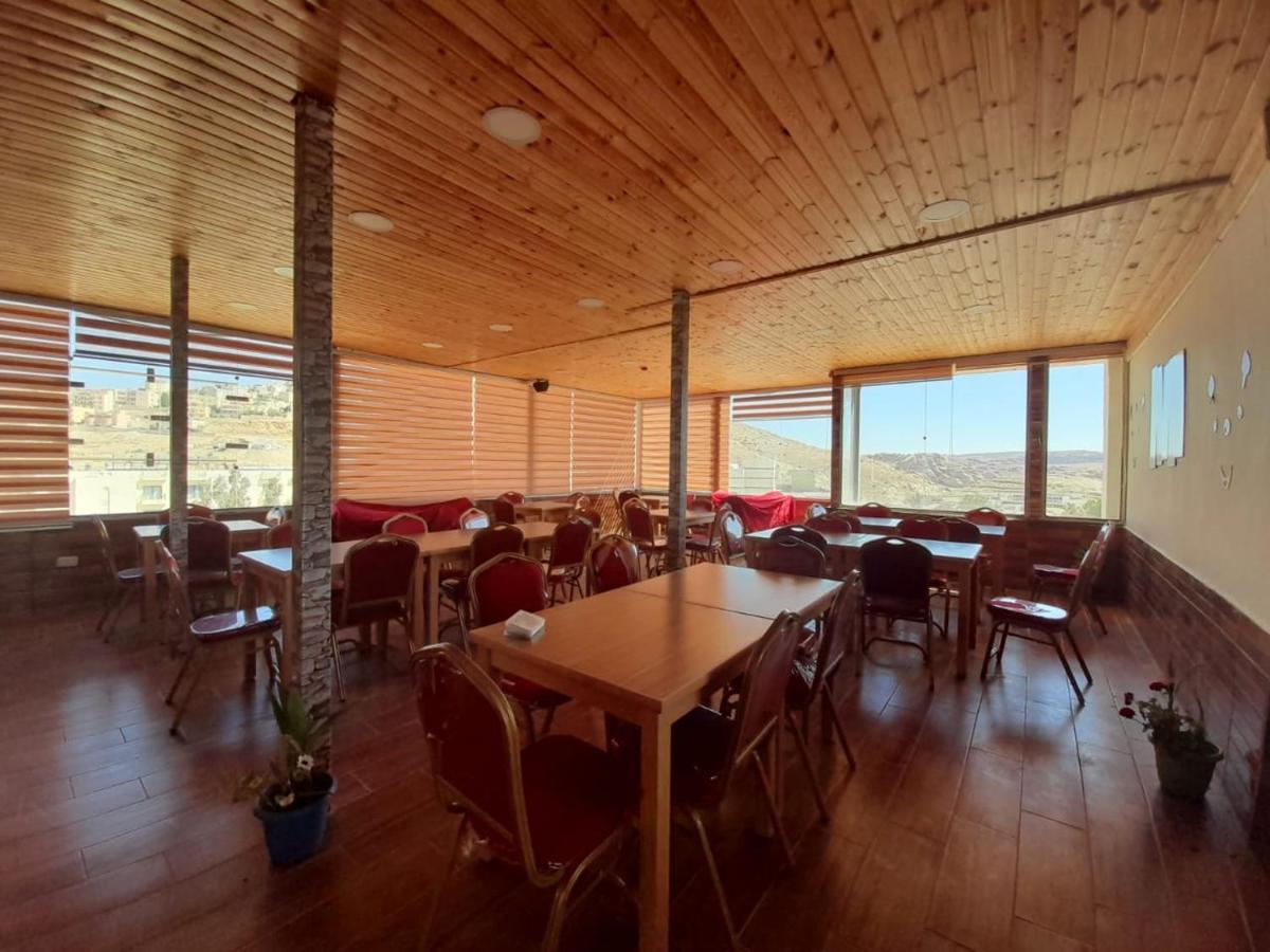 Petra Cabin Hostel Wadi Musa Exterior photo